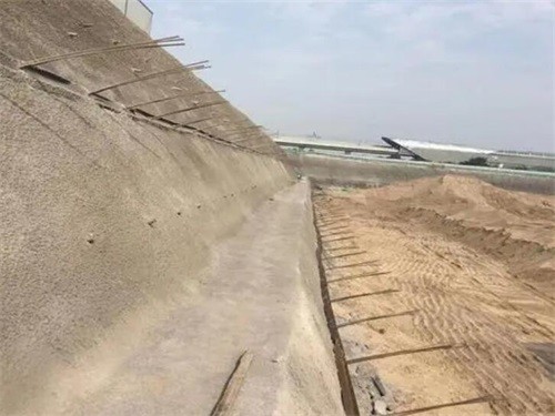 达尔罕茂明安联合河道边坡加固